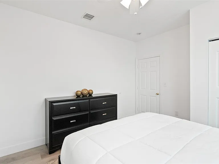 417 SW 8th St — Photo 18