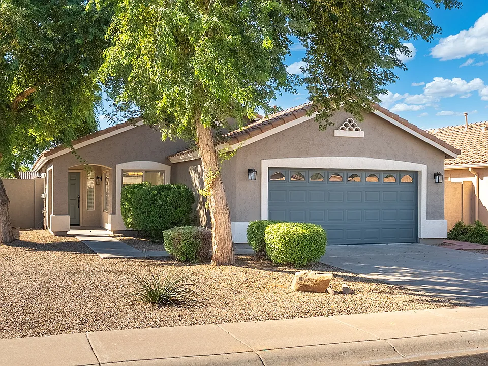 3297 E Juanita Ave