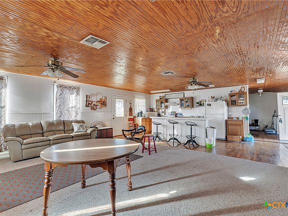 5th image of 895 Patterson Rd