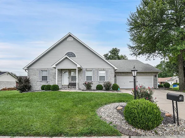 41 Old Orchard Ln, Glen Carbon, IL 62034