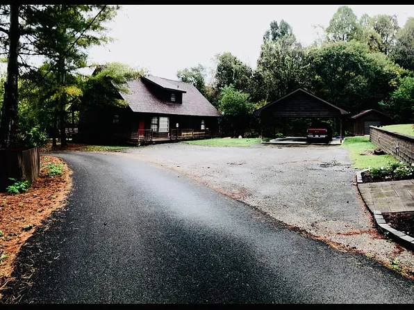 154 Cemetery Rd, Combs, KY 41729