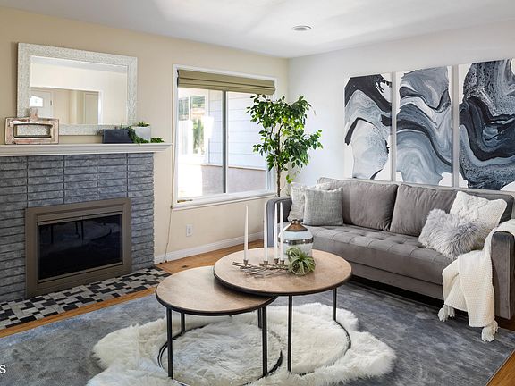 3rd image of 1293 Westlyn Pl
