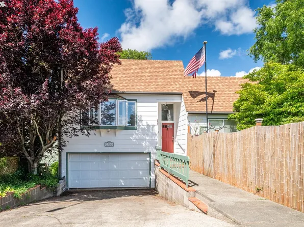 1750 Lincoln Rd, Coos Bay, OR 97420