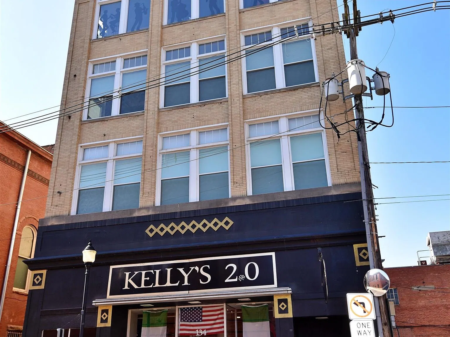 1 bed, 1.0 bath, $1,300 — Photo 2
