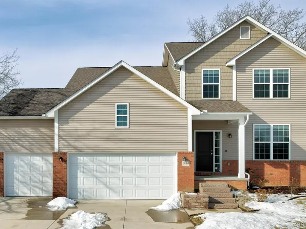 1840 Crimson Ridge Dr, Commerce Township, MI 48390