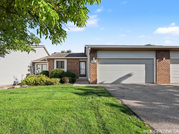 901 Creekridge Dr, Holland, MI 49423