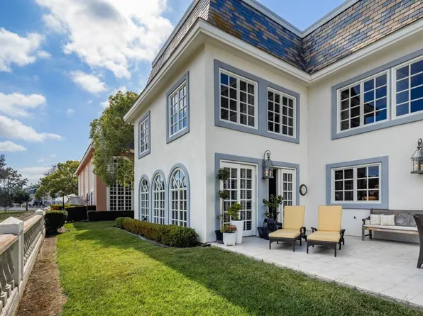 7477 Avenida De Palais, Carlsbad, CA 92009