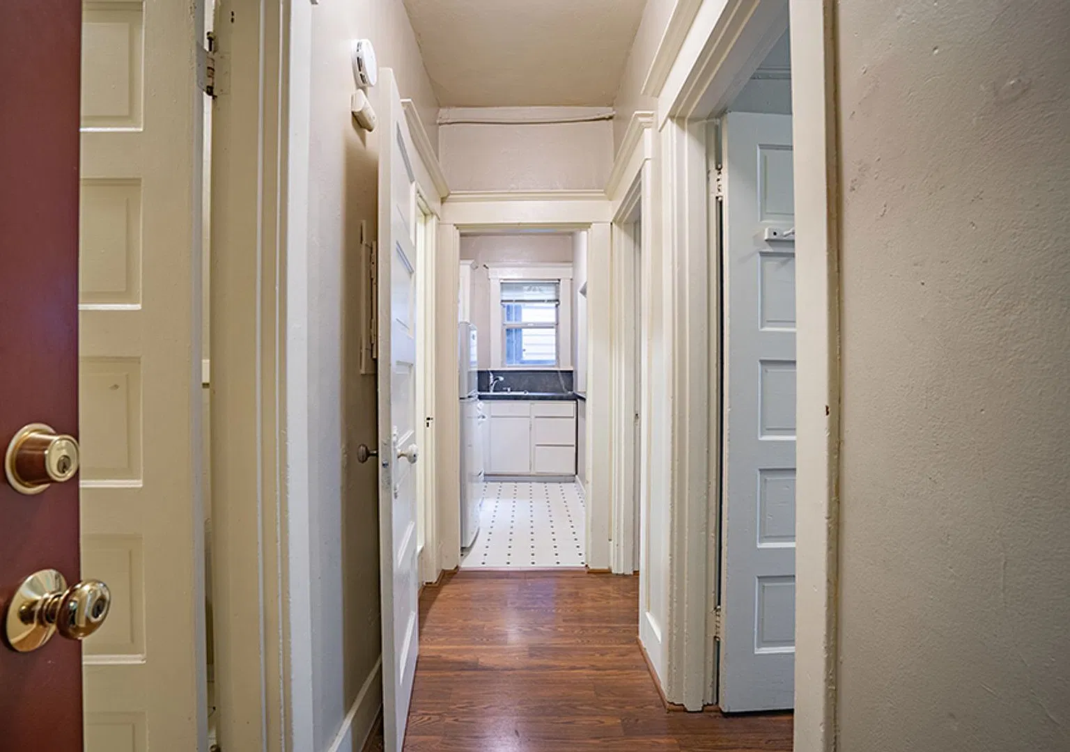 El Mondo Apartments — Photo 3