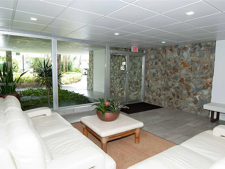 210 Sea View Dr #405 — Photo 14