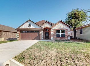 411 Rushing St, Ennis, TX 75119