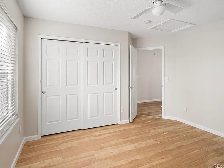 2060 E Phillips Ln — Photo 13