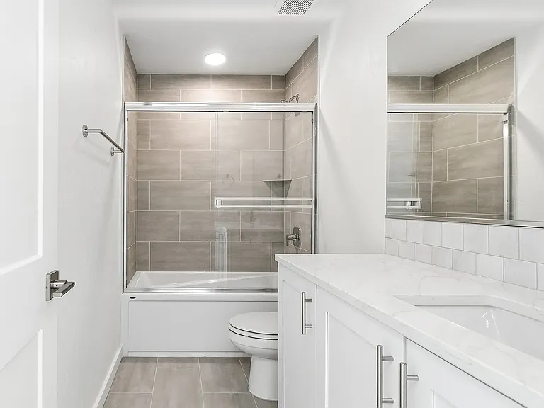 1057 SE Garrison Village Way — Photo 11