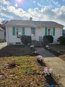 5 4th Ave, Waterford, CT, 06385