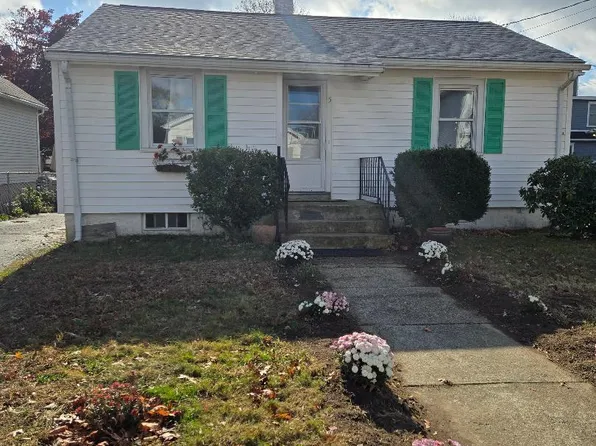 5 4th Avenue, Waterford, CT 06385