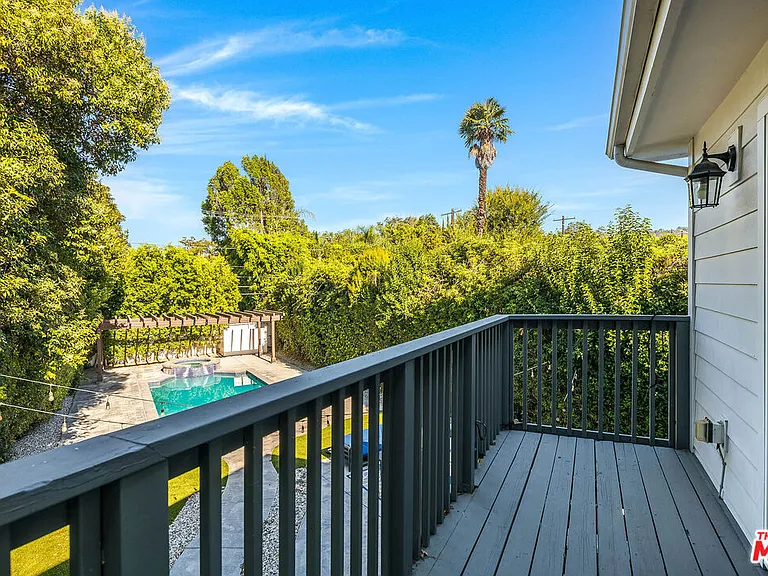 4222 Woodman Ave — Photo 34
