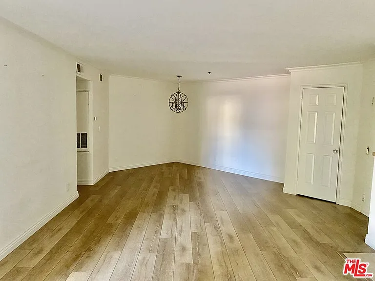 675 Oak Run Trl #TL301 — Photo 5