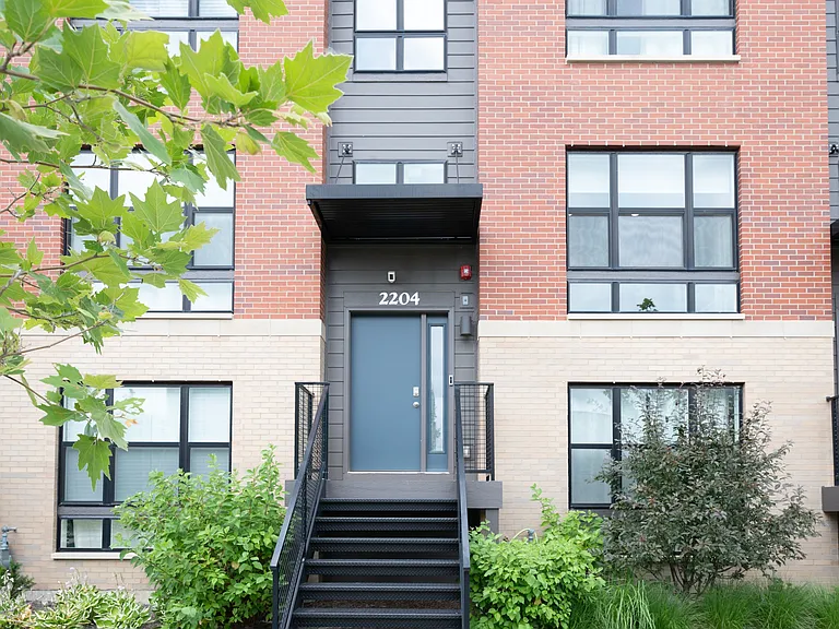 2204 Venture Dr — Photo 1