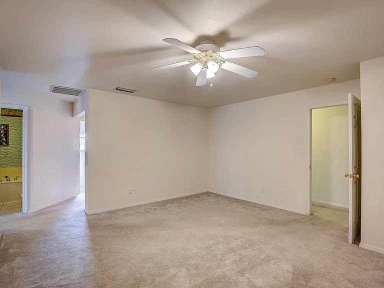 4804 Edgewater Dr — Photo 20