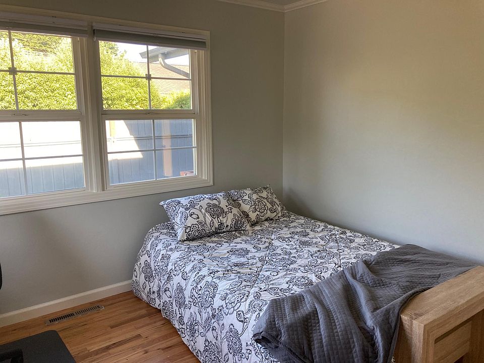Bedroom for rent
