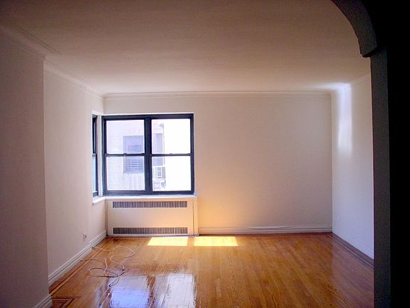 4th image of 2 N Broadway APT 6D