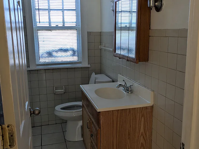 10415 S Vernon Ave #2 — Photo 7