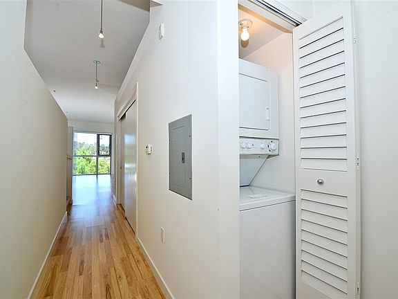 3rd image of 889 Date St Unit 432