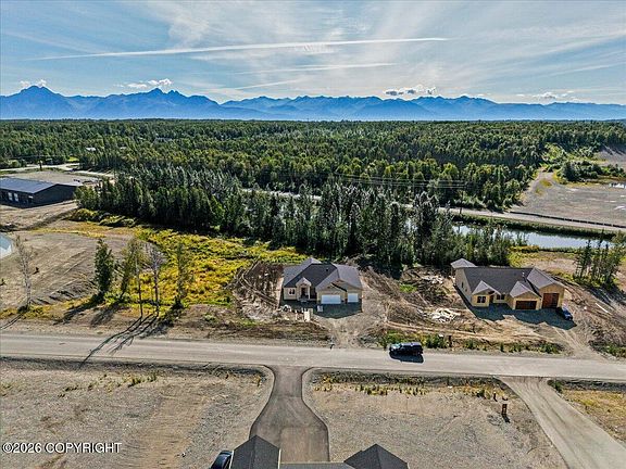 3rd image of 2676 W Longview Cir