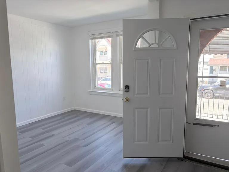 17 Walnut St — Photo 7