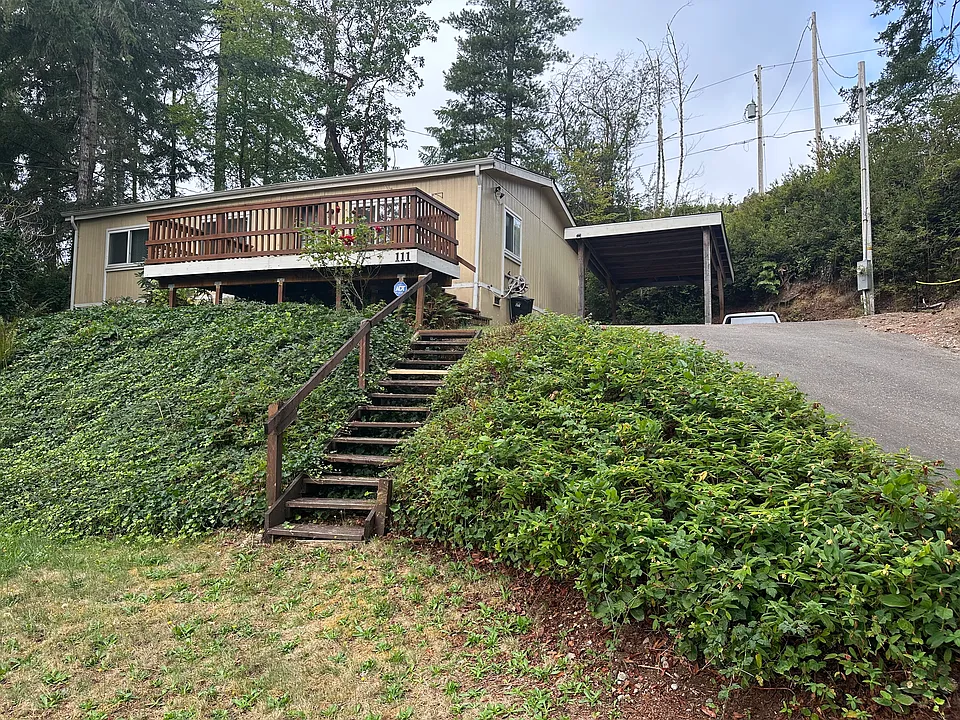 111 E Woodlane Dr