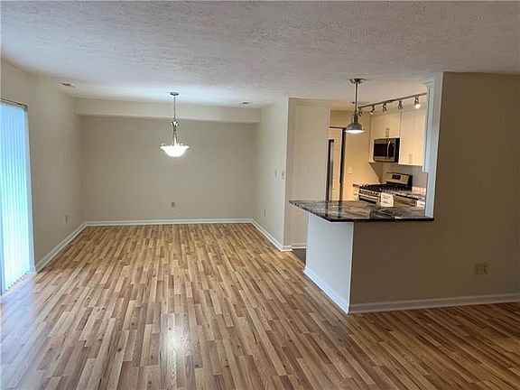 4th image of 7271 Beacon Hill Dr