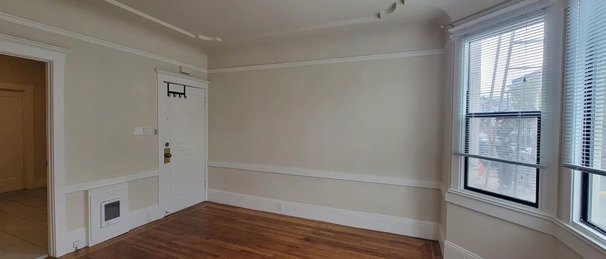 Studio, $2,500 — Photo 2
