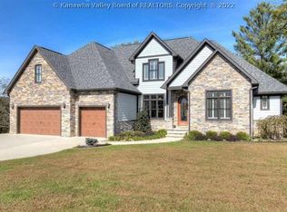 25 Quail Dr, Ona, WV 25545