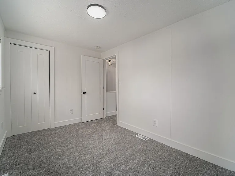 575 E Drayton St — Photo 14