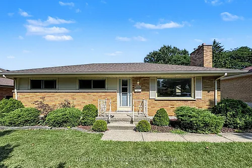 444 Ridgewood Cres #LOWER Photo 1