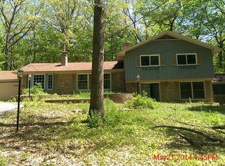 4N159 Thorntree Rd, St Charles, IL 60174