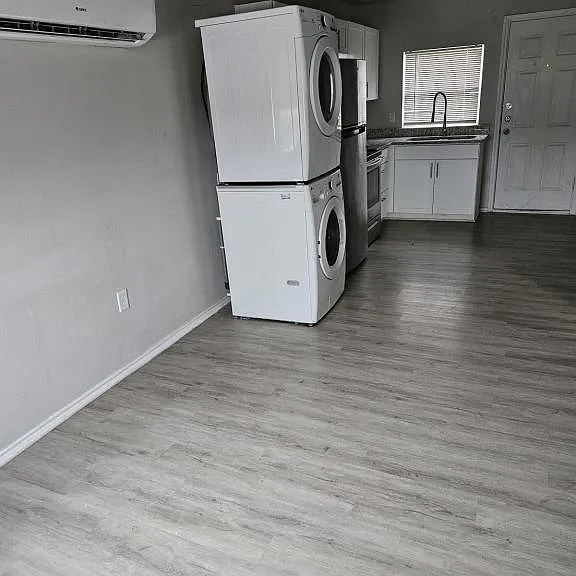 2115 Waco St #G — Photo 2