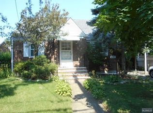 3-35 Plaza Rd, Fair Lawn, NJ 07410