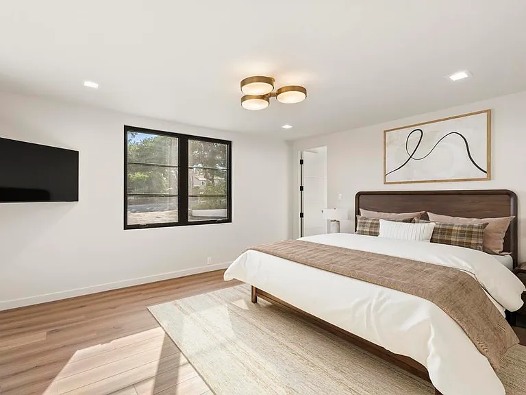 16735 La Gracia #B — Photo 6