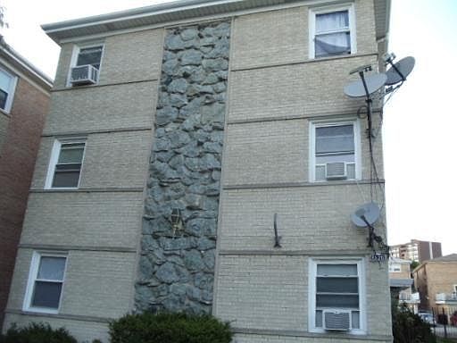 1st image of 8626 W Berwyn Ave Unit 2