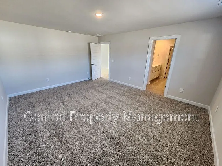 628 Orsman Trl — Photo 15