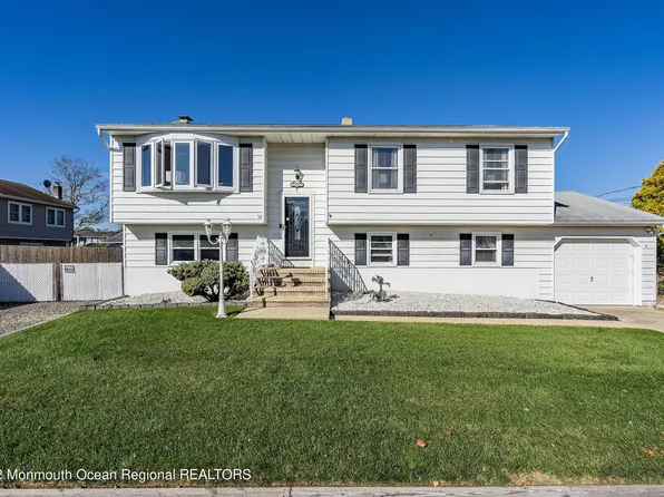 1144 Windward Ave, Beachwood, NJ 08722