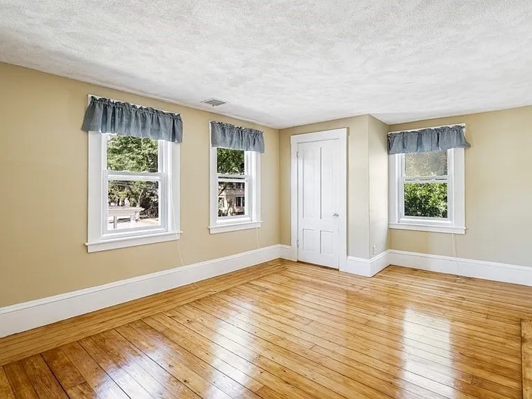 51 Pleasant St #2 — Photo 7
