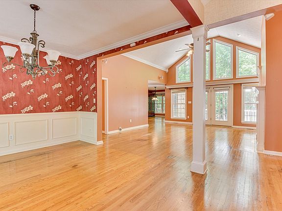 2nd image of 15 Lilypond Ct