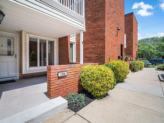 2nd image of 408 Wesley Ave APT 106