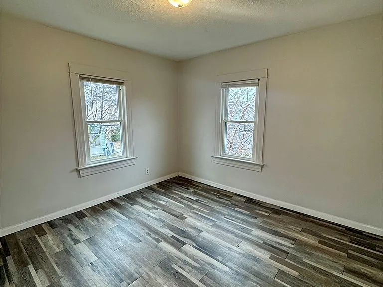 59 Clark Ave — Photo 10