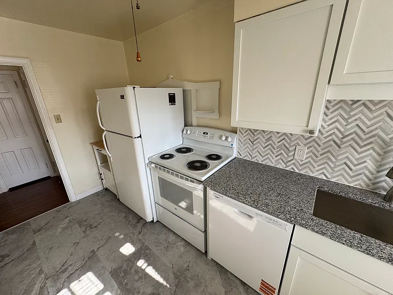 1645 Elmwood Ave — Photo 8