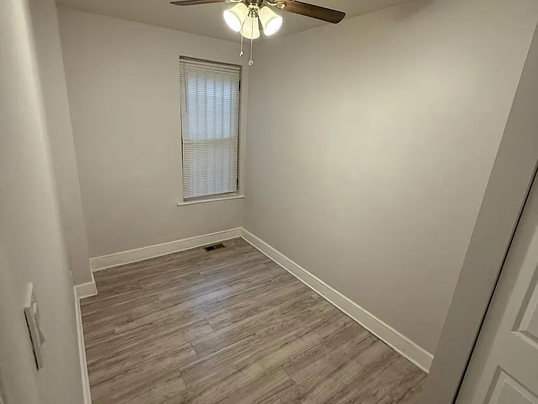 2040 N Darien St — Photo 13