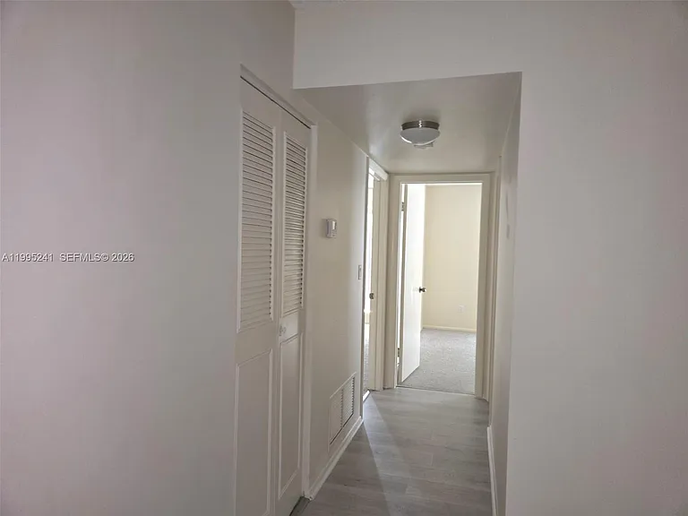 10784 N Kendall Dr #D4 — Photo 7