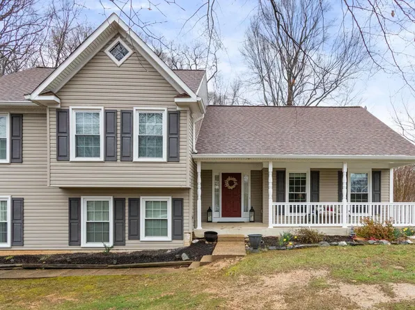 2 Baldwin Dr, Fredericksburg, VA 22406