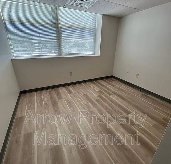 731 E Crawford #3B — Photo 6